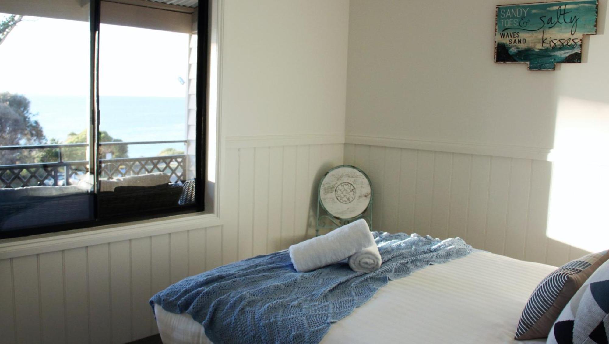 Kingfisher Cottage Beachfront At The Binalong Bay Dış mekan fotoğraf